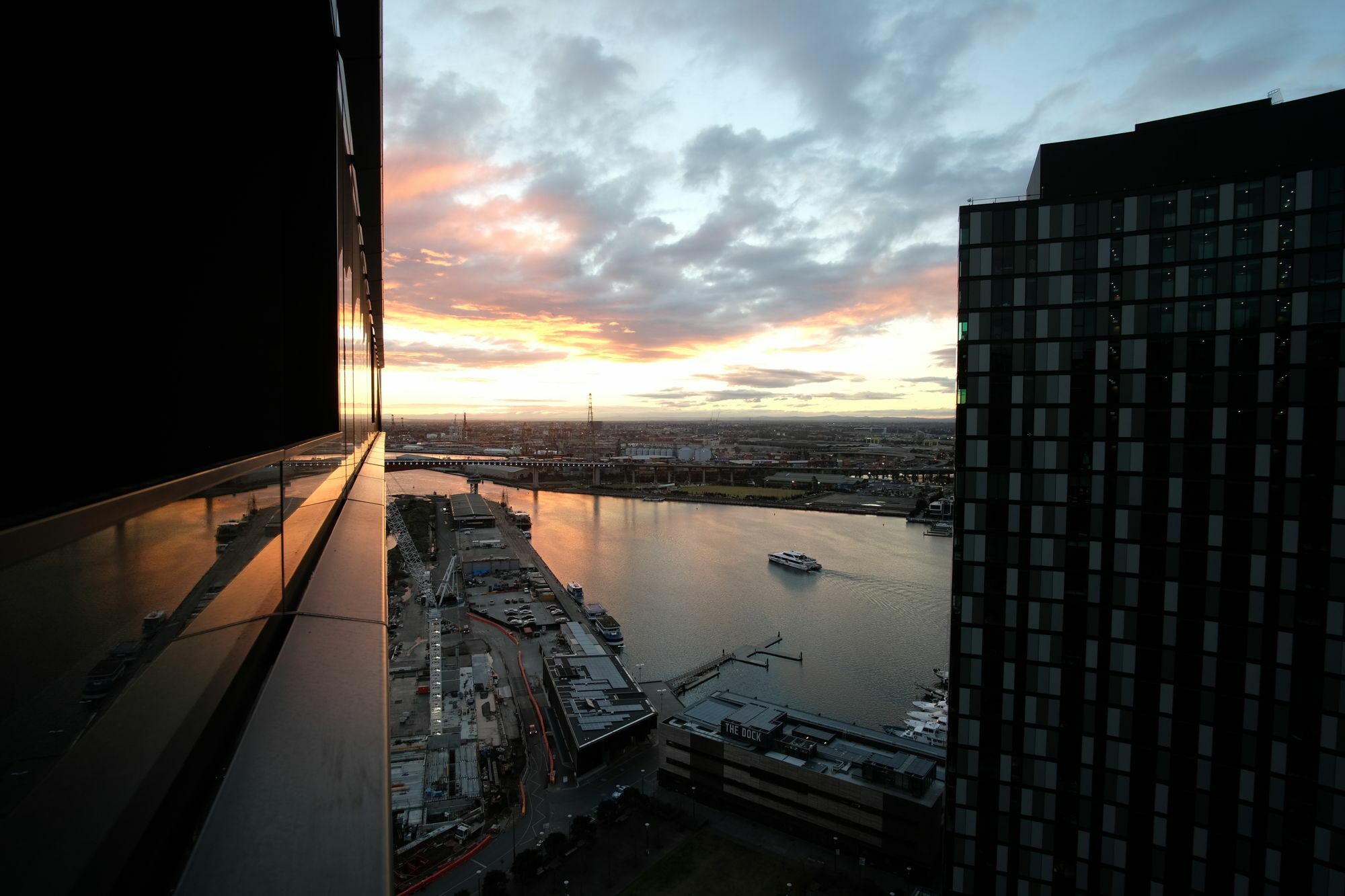 889 On Collins Waterfront Apartment Melbourne Bagian luar foto